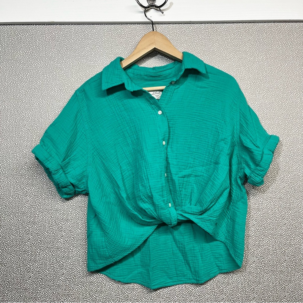 🆕 S Universal Thread Short Sleeve Twist Front Button Down Shirt Green NWT